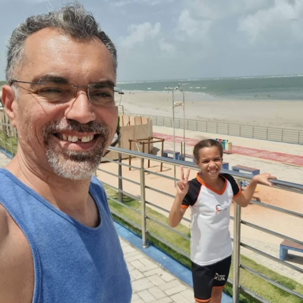 Salinópolis, no Pará, é um destino cobiçado por suas praias deslumbrantes. A cidade atrai visitantes em busca de sol e mar, especialmente no verão, mas enfrenta desafios de crescimento desordenado.