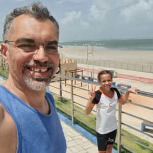 Salinópolis, no Pará, é um destino cobiçado por suas praias deslumbrantes. A cidade atrai visitantes em busca de sol e mar, especialmente no verão, mas enfrenta desafios de crescimento desordenado.